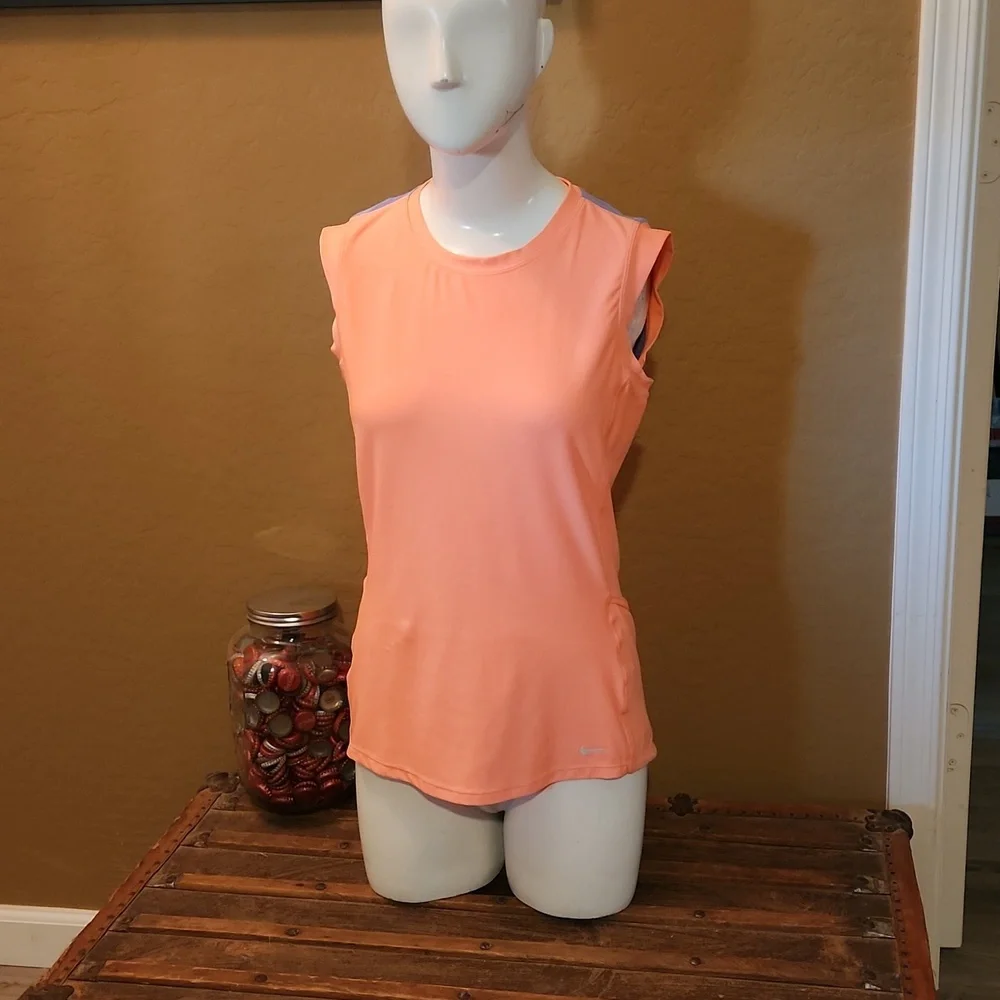 Nike Dri-Fit Running Gear with Tank and Shrug (0741) - Picture 2 of 11